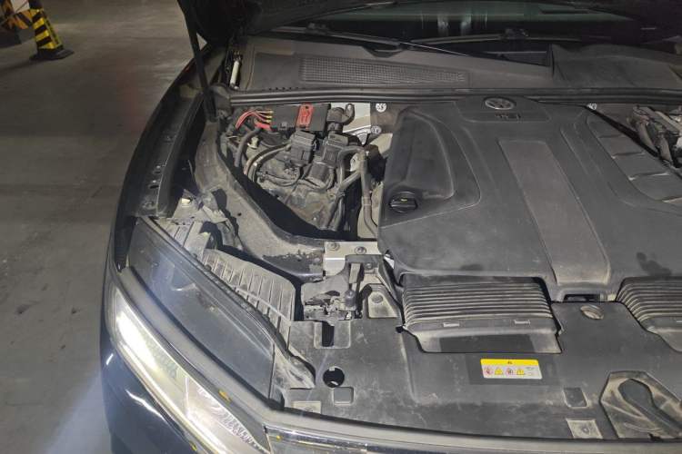 Used Volkswagen Touareg 2020 2.0 TSI RuiShang Edition China VI Standard Engine Bay Right