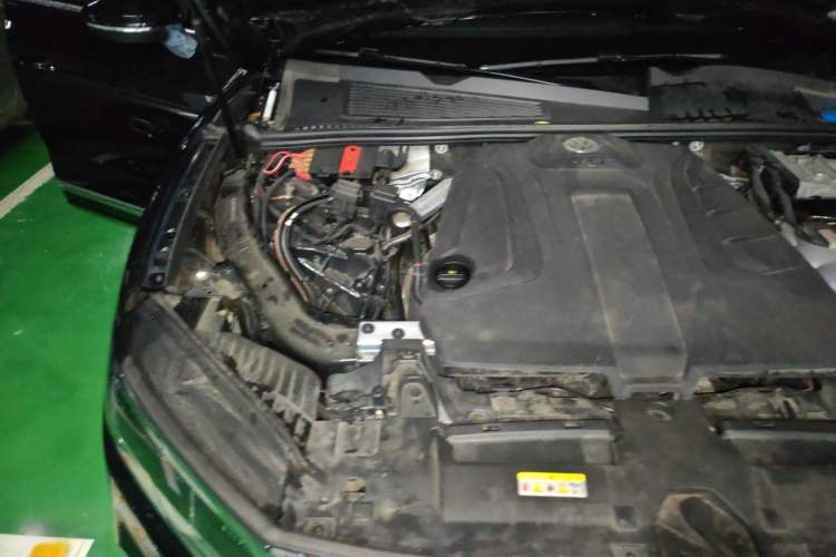 Used Volkswagen Touareg 2020 2.0 TSI RuiShang Edition China VI Standard Engine Bay Right