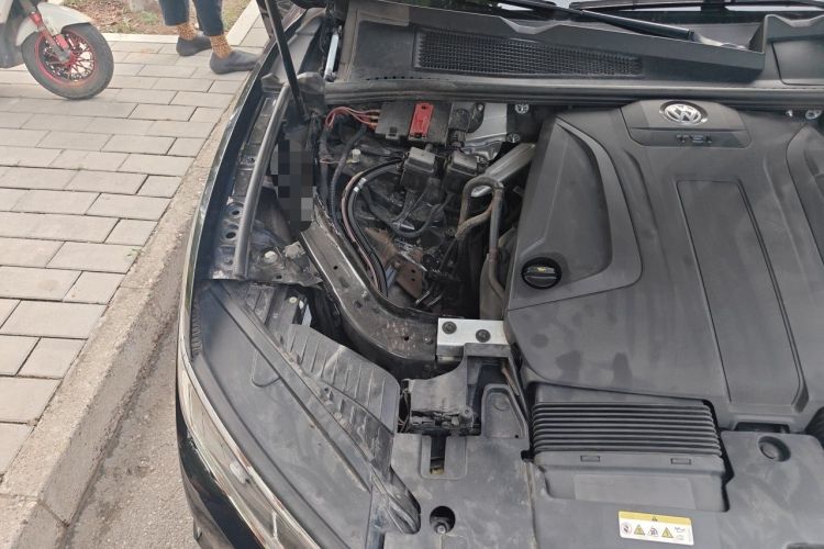 Used Volkswagen Touareg 2020 2.0 TSI RuiShang Edition China VI Standard Engine Bay Right