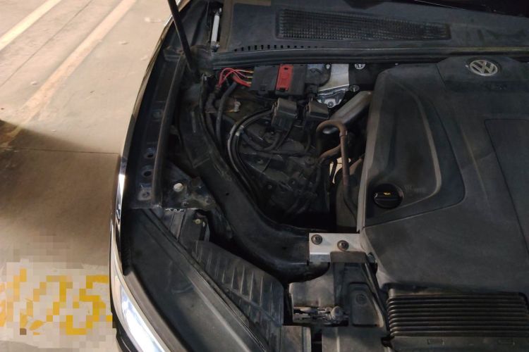 Used Volkswagen Touareg 2020 2.0 TSI RuiShang Edition China VI Standard Engine Bay Right