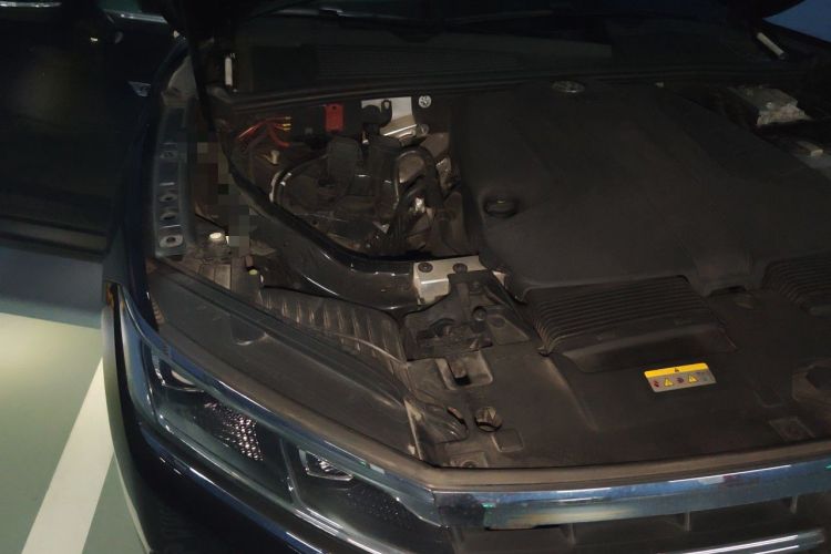 Used Volkswagen Touareg 2020 2.0 TSI RuiShang Edition China VI Standard Engine Bay Right