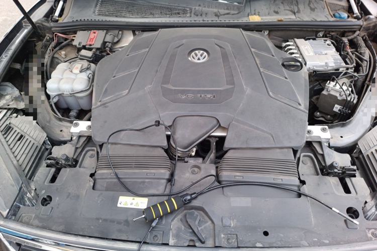 Used Volkswagen Touareg 2020 3.0 TSI Luxury Edition China VI Engine Bay