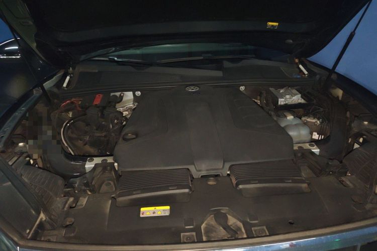 Used Volkswagen Touareg 2020 2.0 TSI RuiShang Edition China VI Standard Engine Bay