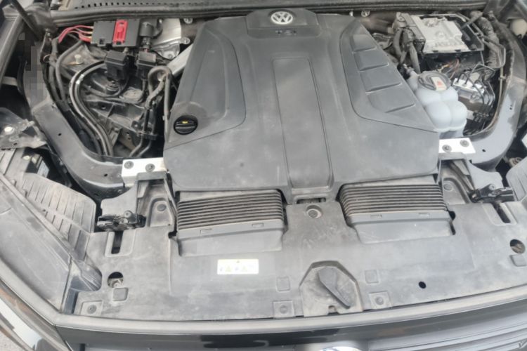 Used Volkswagen Touareg 2020 2.0 TSI RuiShang Edition China VI Standard Engine Bay