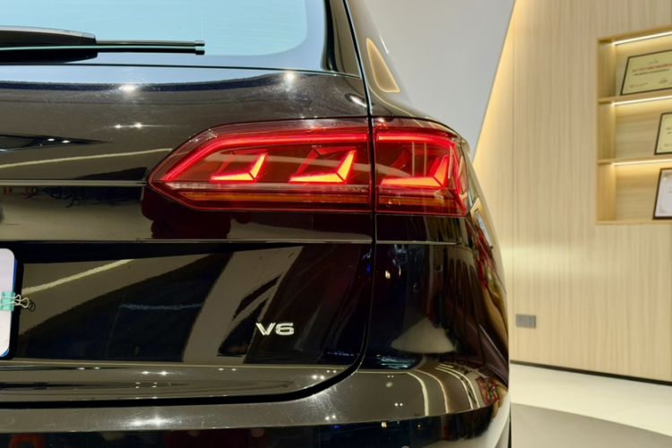 Used Volkswagen Touareg 2020 3.0 TSI Luxury Edition China VI Exterior 3