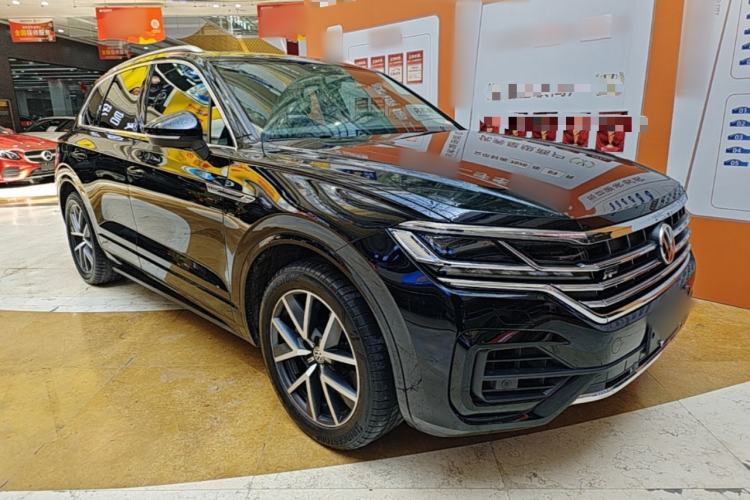 Used Volkswagen Touareg 2020 3.0 TSI Luxury Edition China VI Front Right 45 Deg
