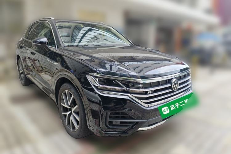 Used Volkswagen Touareg 2020 3.0 TSI Luxury Edition China VI Front Right 45 Deg
