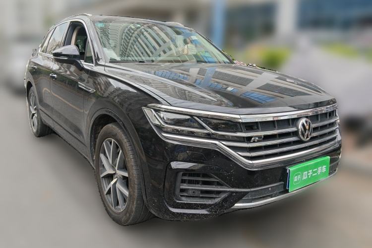 Used Volkswagen Touareg 2020 3.0 TSI Luxury Edition China VI Front Right 45 Deg