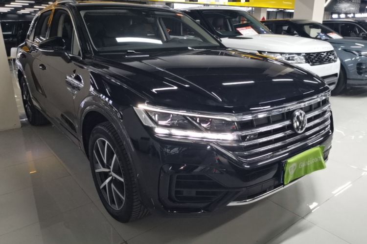 Used Volkswagen Touareg 2020 3.0 TSI Luxury Edition China VI Front Right 45 Deg