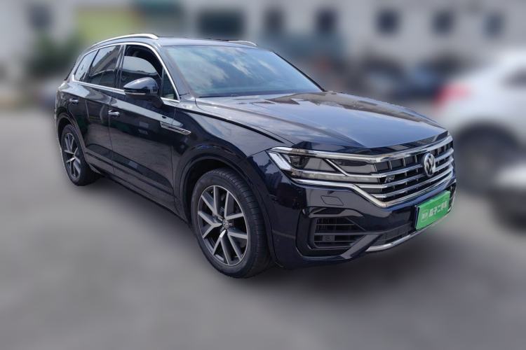 Used Volkswagen Touareg 2020 3.0 TSI Luxury Edition China VI Front Right 45 Deg