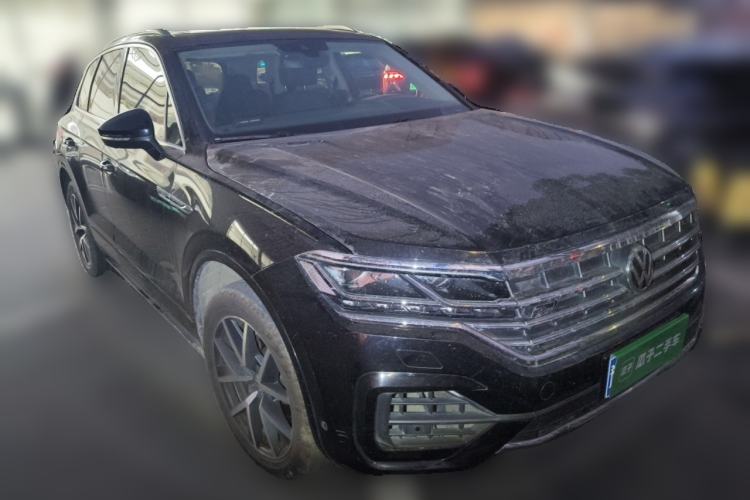 Used Volkswagen Touareg 2020 3.0 TSI Luxury Edition China VI Front Right 45 Deg