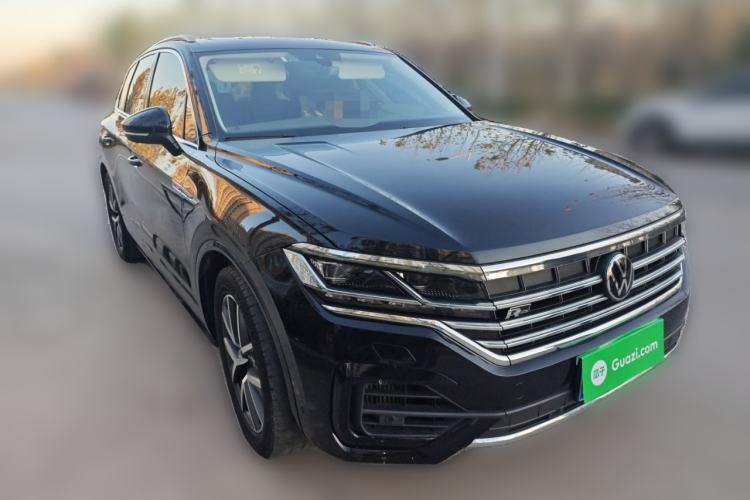 Used Volkswagen Touareg 2020 3.0 TSI Luxury Edition China VI Front Right 45 Deg