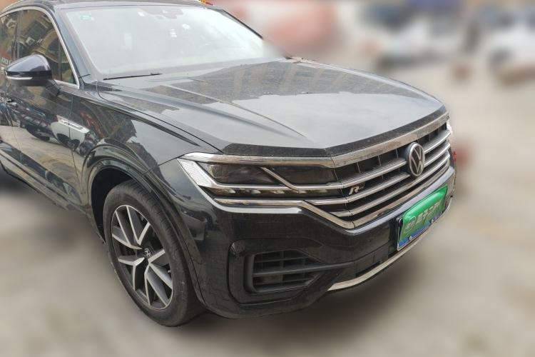 Used Volkswagen Touareg 2020 3.0 TSI Luxury Edition China VI Front Right 45 Deg