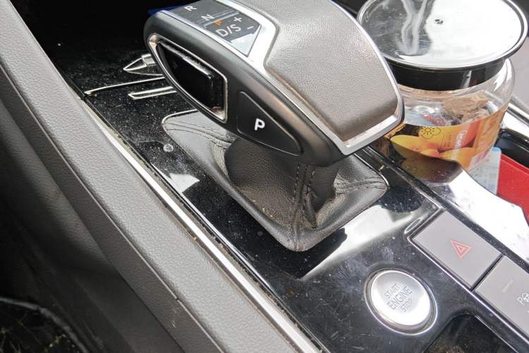 Used Volkswagen Touareg 2020 3.0 TSI Luxury Edition China VI Gear Lever