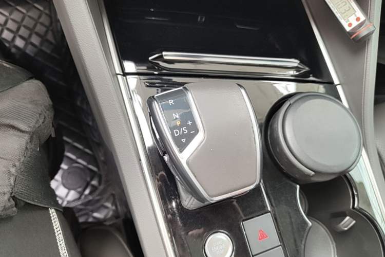 Used Volkswagen Touareg 2020 2.0 TSI RuiShang Edition China VI Standard Gear Lever