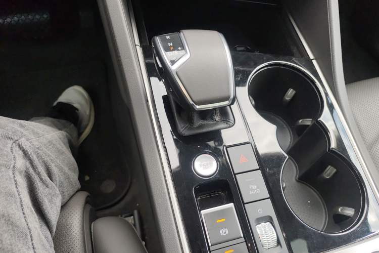 Used Volkswagen Touareg 2020 3.0 TSI Luxury Edition China VI Gear Lever