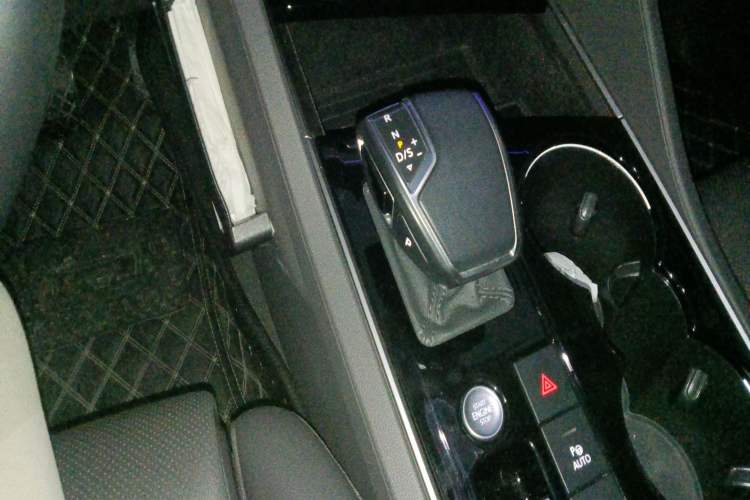 Used Volkswagen Touareg 2020 3.0 TSI Luxury Edition China VI Gear Lever