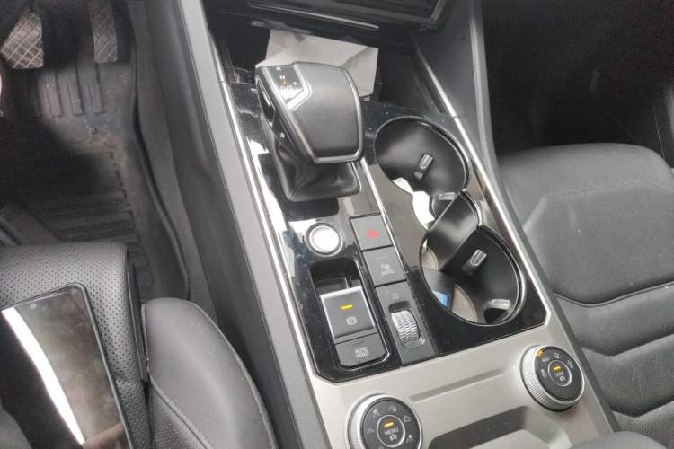 Used Volkswagen Touareg 2020 3.0 TSI Luxury Edition China VI Gear Lever