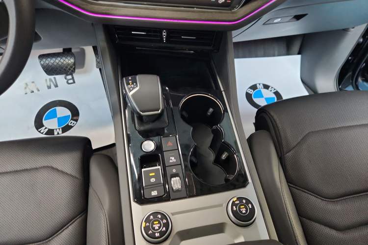 Used Volkswagen Touareg 2020 3.0 TSI Luxury Edition China VI Gear Lever