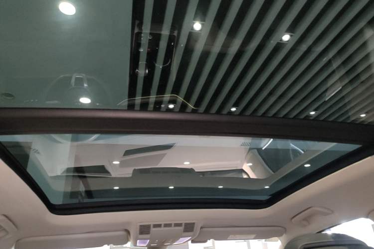 Used Volkswagen Touareg 2020 2.0 TSI RuiShang Edition China VI Standard Headliner