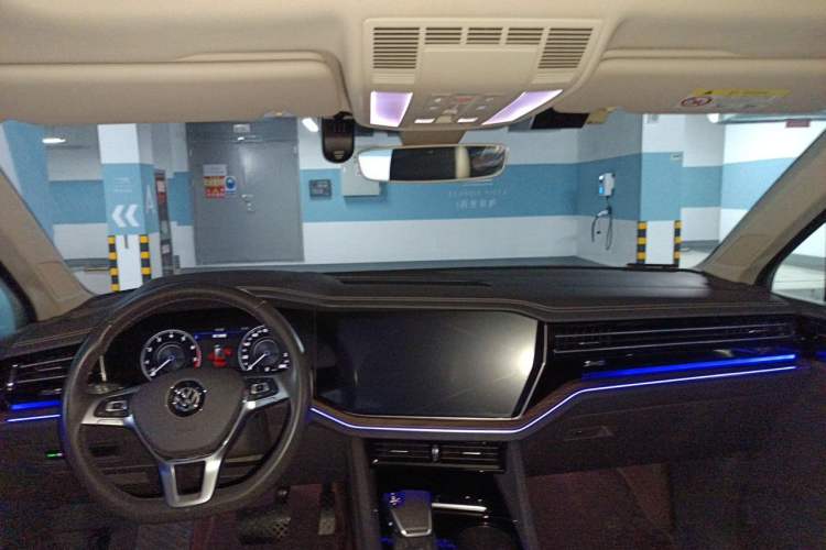 Used Volkswagen Touareg 2020 2.0 TSI RuiShang Edition China VI Standard Headliner