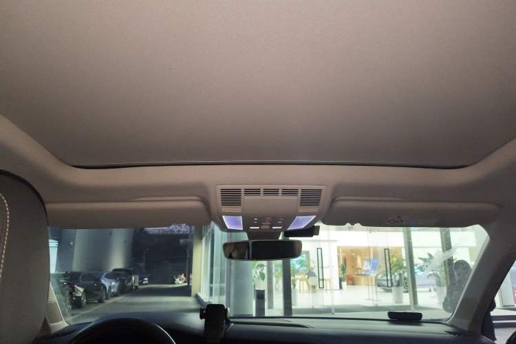 Used Volkswagen Touareg 2020 3.0 TSI Luxury Edition China VI Headliner