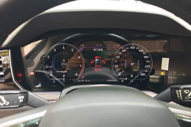 Used Volkswagen Touareg 2020 2.0 TSI RuiShang Edition China VI Standard Instrument Cluster