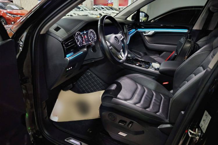 Used Volkswagen Touareg 2020 2.0 TSI RuiShang Edition China VI Standard Interior 2