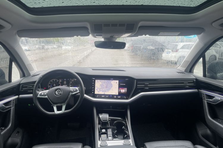 Used Volkswagen Touareg 2020 2.0 TSI RuiShang Edition China VI Standard Interior 2