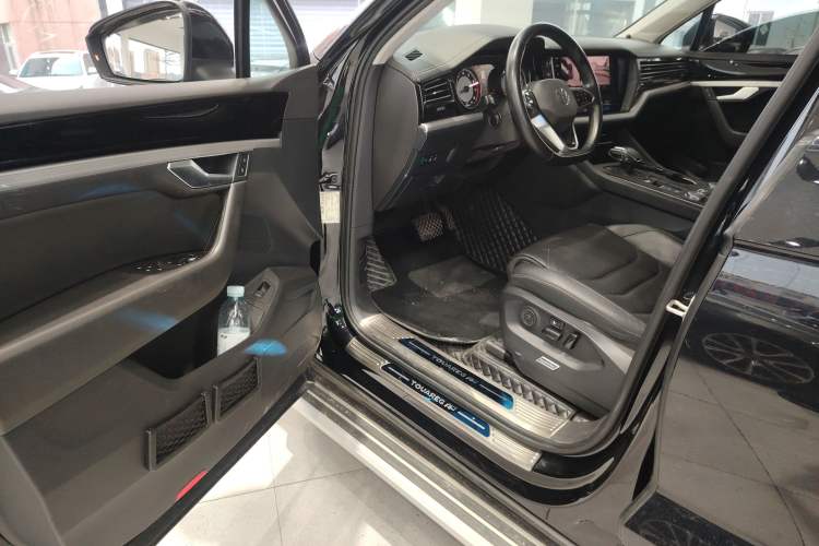 Used Volkswagen Touareg 2020 2.0 TSI RuiShang Edition China VI Standard Interior 3