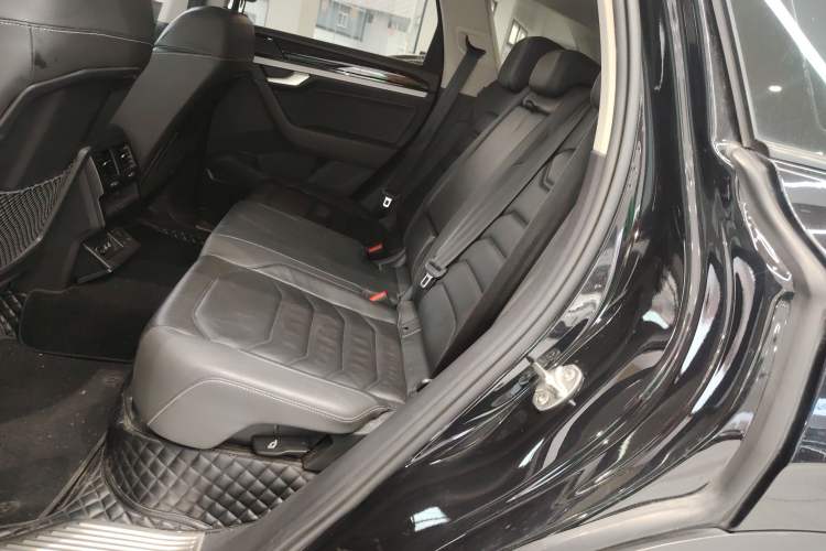 Used Volkswagen Touareg 2020 2.0 TSI RuiShang Edition China VI Standard Interior 4