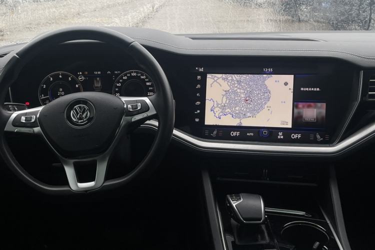 Used Volkswagen Touareg 2020 2.0 TSI RuiShang Edition China VI Standard Interior 4