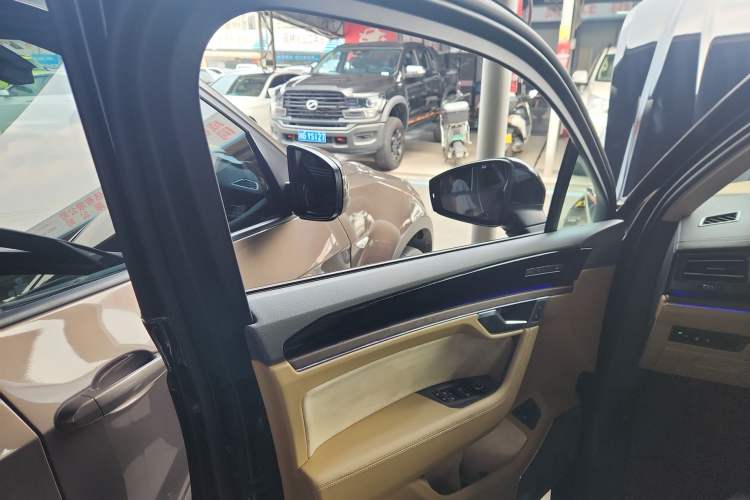 Used Volkswagen Touareg 2020 3.0 TSI Luxury Edition China VI Interior 7