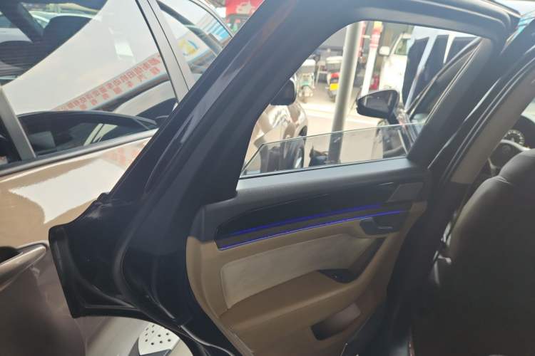 Used Volkswagen Touareg 2020 3.0 TSI Luxury Edition China VI Interior 8