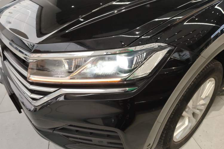 Used Volkswagen Touareg 2020 2.0 TSI RuiShang Edition China VI Standard Left Front Headlight