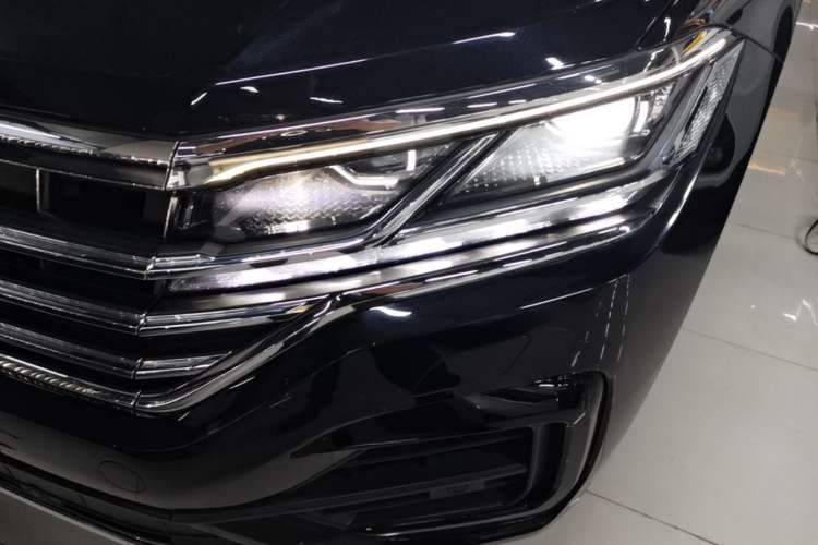 Used Volkswagen Touareg 2020 3.0 TSI Luxury Edition China VI Left Front Headlight
