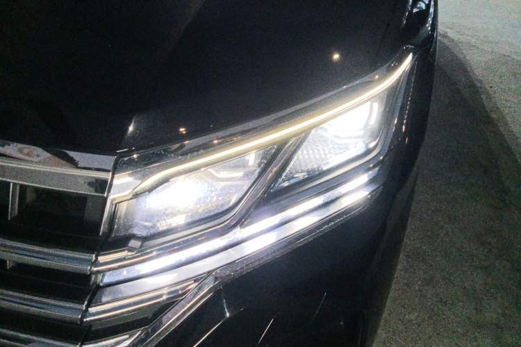 Used Volkswagen Touareg 2020 3.0 TSI Luxury Edition China VI Left Front Headlight