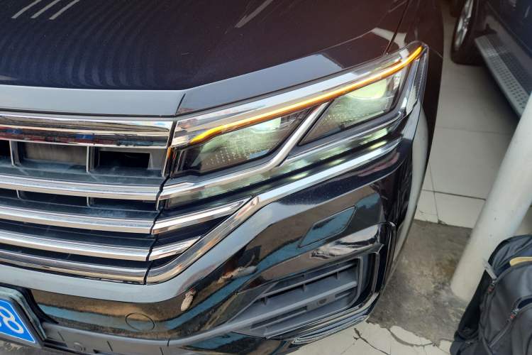 Used Volkswagen Touareg 2020 3.0 TSI Luxury Edition China VI Left Front Headlight