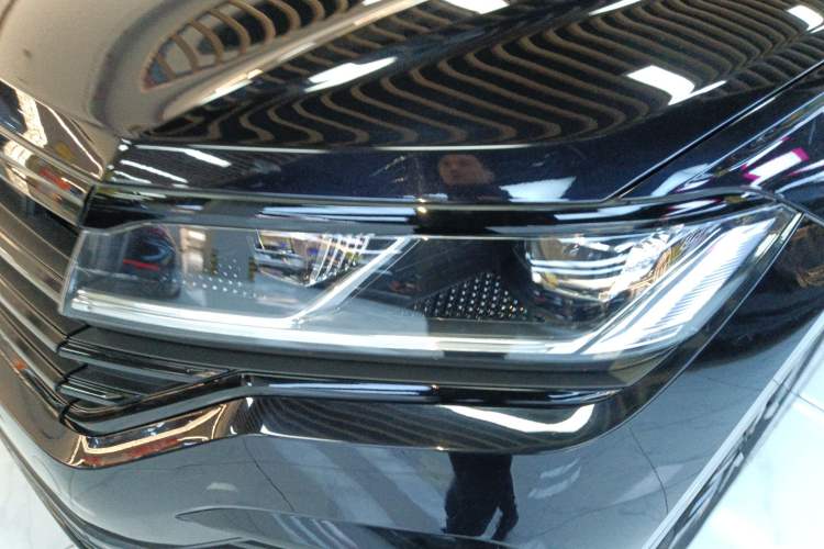 Used Volkswagen Touareg 2020 3.0 TSI Luxury Edition China VI Left Front Headlight