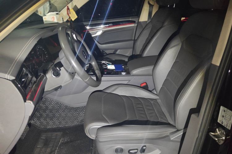 Used Volkswagen Touareg 2020 2.0 TSI RuiShang Edition China VI Standard Left Front Seat