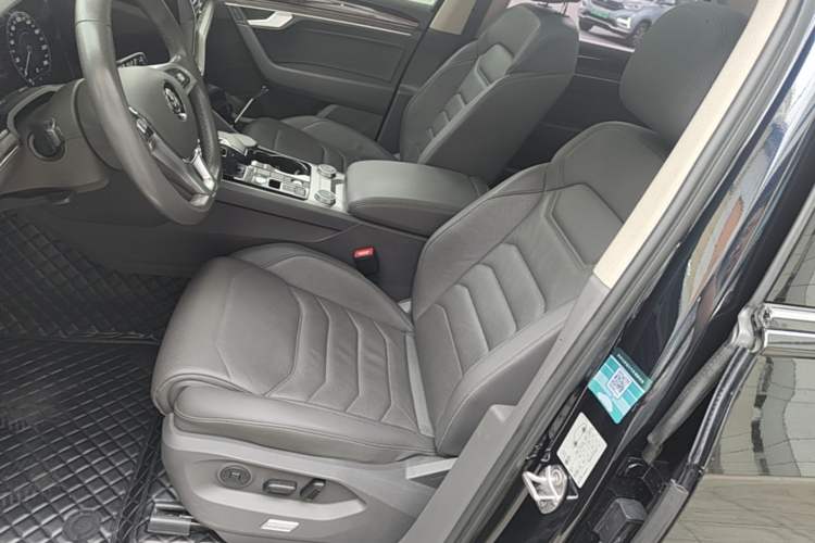 Used Volkswagen Touareg 2020 2.0 TSI RuiShang Edition China VI Standard Left Front Seat