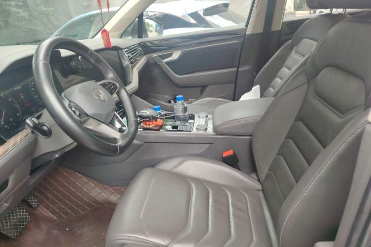 Used Volkswagen Touareg 2020 2.0 TSI RuiShang Edition China VI Standard Left Front Seat