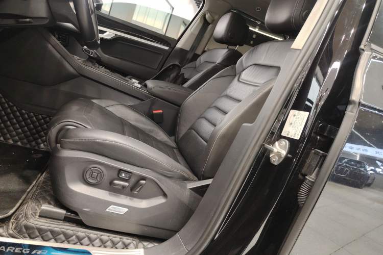 Used Volkswagen Touareg 2020 2.0 TSI RuiShang Edition China VI Standard Left Front Seat