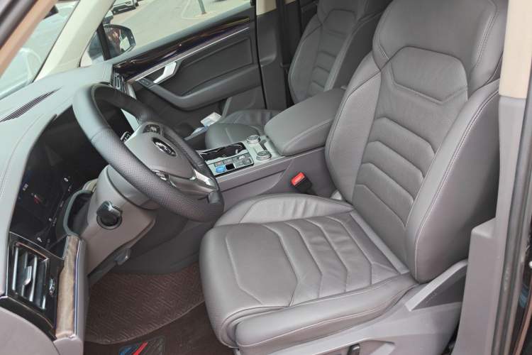 Used Volkswagen Touareg 2020 3.0 TSI Luxury Edition China VI Left Front Seat