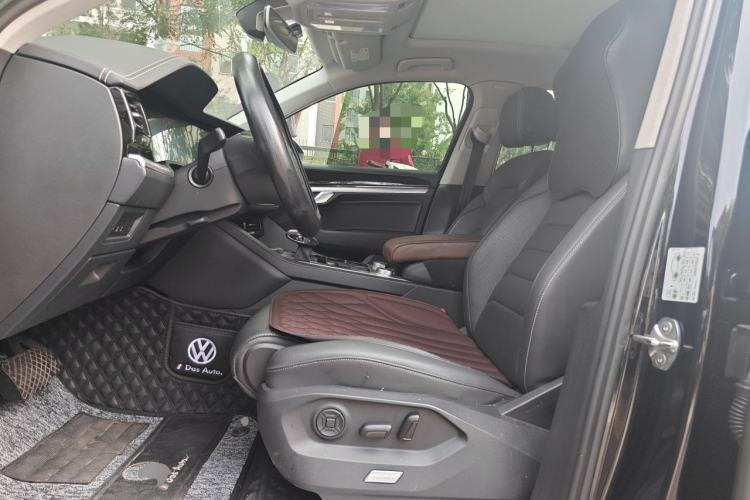 Used Volkswagen Touareg 2020 2.0 TSI RuiShang Edition China VI Standard Left Front Seat