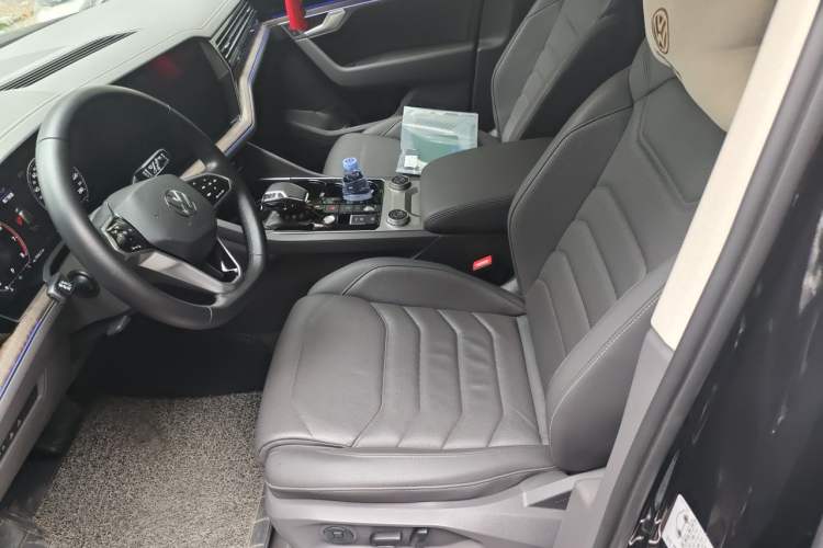 Used Volkswagen Touareg 2020 3.0 TSI Luxury Edition China VI Left Front Seat