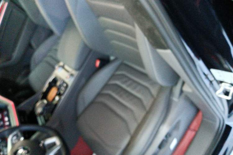 Used Volkswagen Touareg 2020 3.0 TSI Luxury Edition China VI Left Front Seat