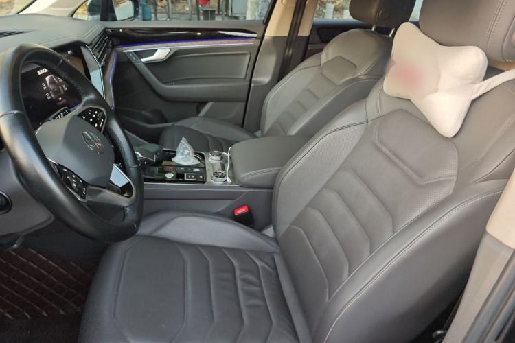 Used Volkswagen Touareg 2020 3.0 TSI Luxury Edition China VI Left Front Seat