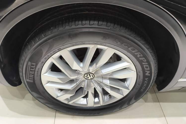 Used Volkswagen Touareg 2020 2.0 TSI RuiShang Edition China VI Standard Left Front Wheel Hub