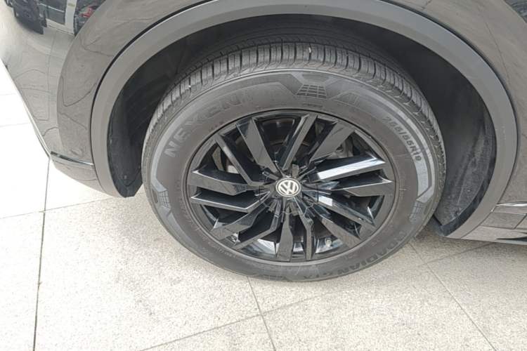 Used Volkswagen Touareg 2020 2.0 TSI RuiShang Edition China VI Standard Left Front Wheel Hub